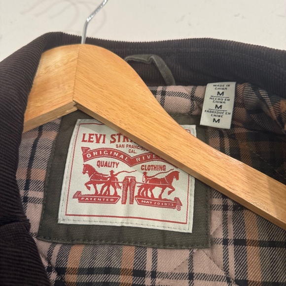 Levis Jacket - Picture 2 of 4